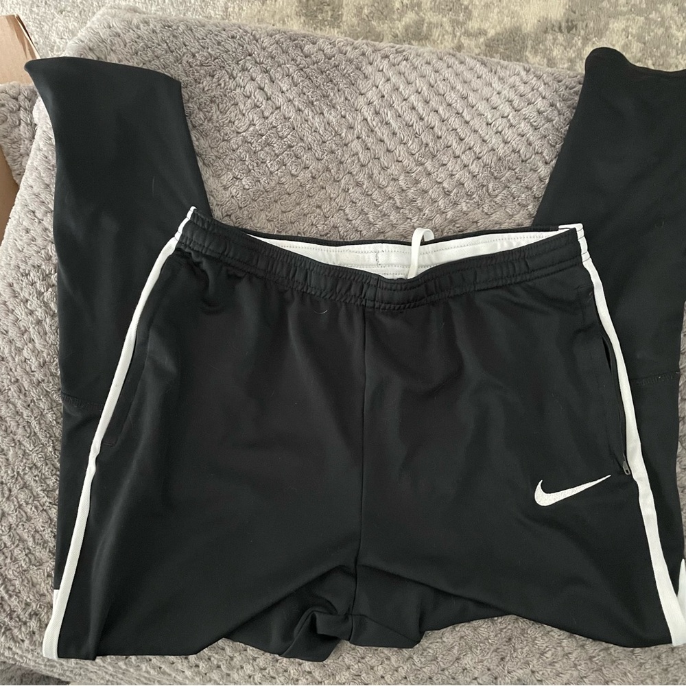 Kids, large Nike joggers